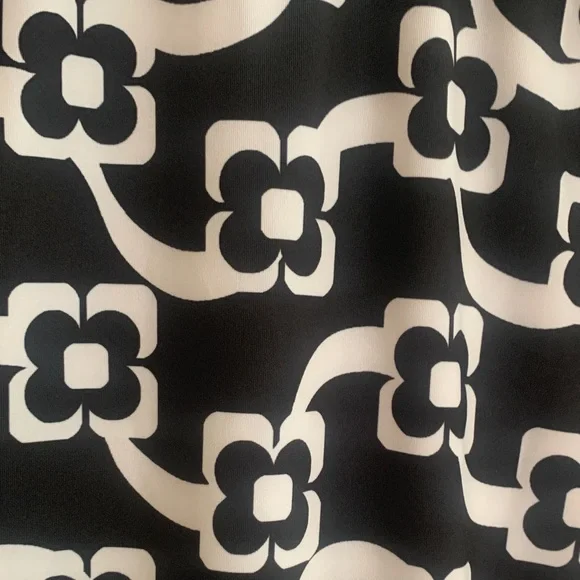 Hurley Mod Max Black and White Floral Long Sleeve Surf Suit - Picture 2 of 6